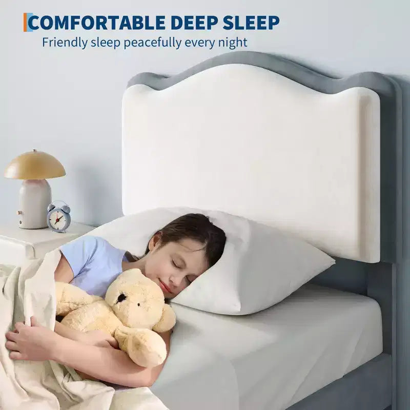 Struttura letto singolo imbottita per bambini con cassetti portaoggetti e testiera smerlata, robuste doghe in legno per supporto, mobili per la camera dei bambini