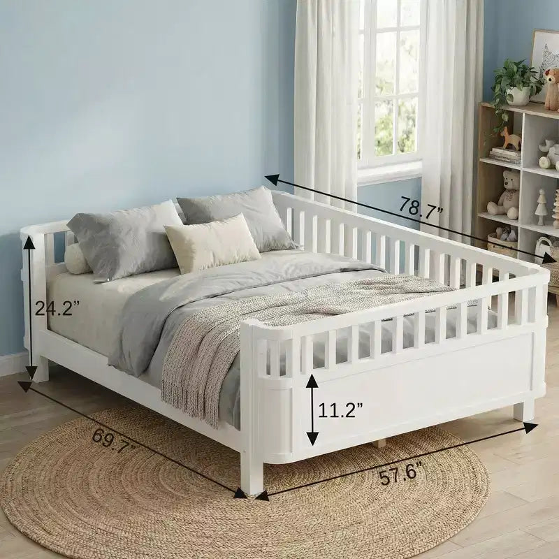 Letto a piattaforma in legno full size per bambini, letto a profilo basso in legno full size con sponde per bambine e bambini, bianco