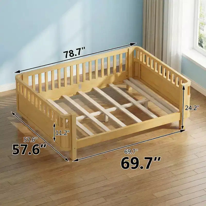 Letto a piattaforma in legno a grandezza naturale per bambini, letto basso in legno naturale con sponde di sicurezza per bambini e bambine