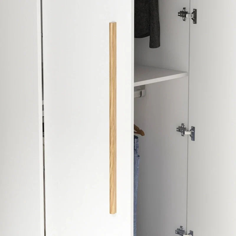 Armadio moderno freestanding in legno massiccio con ripiani