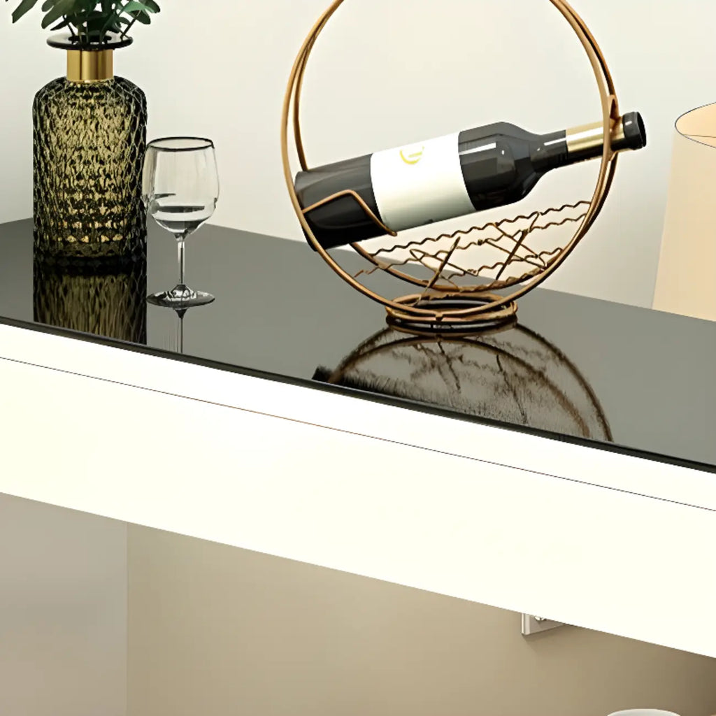 Tavoli da bar moderni con scaffali asimmetrici in legno bianco e nero